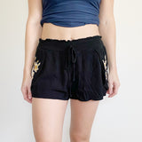 Kendall & Kylie Embroidered Shorts Medium