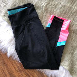 Calvin Klein Capris Leggings - Small