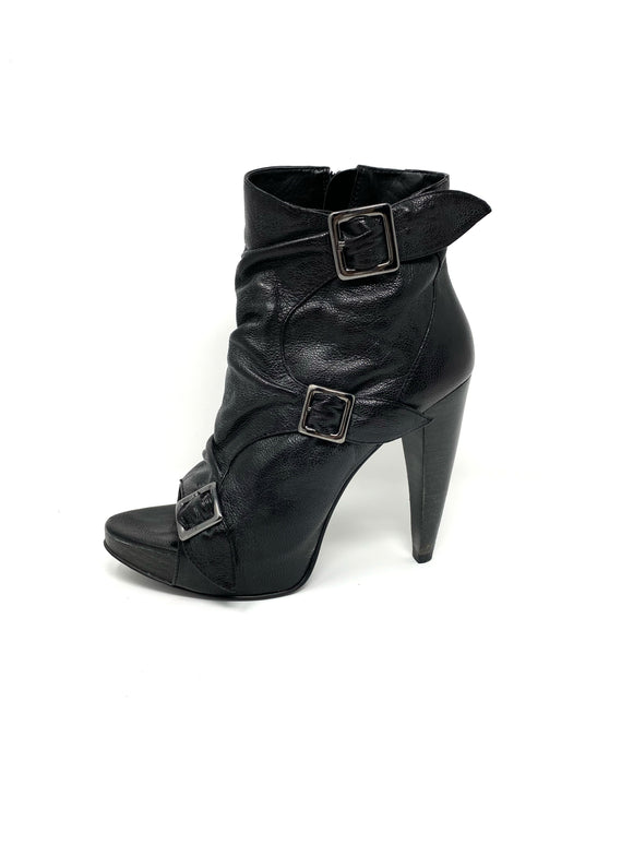 Steven by Steve Madden Heel Slasssh Boots 8