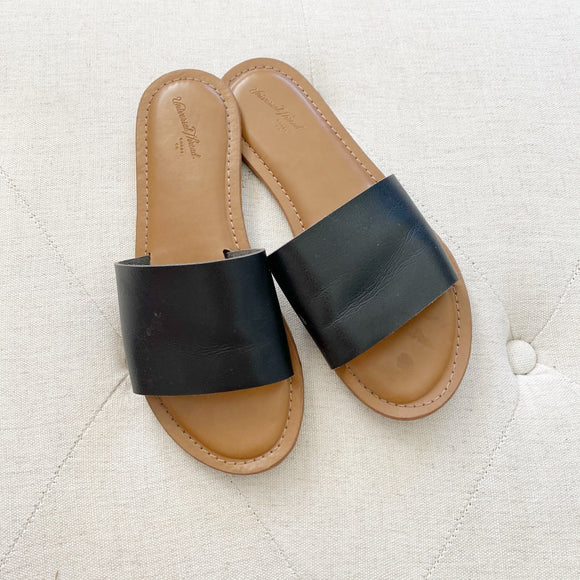 Universal Thread by Target Leather Black Sandals 6