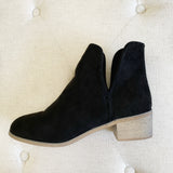 Seven for all Mankind Suede Bootis New 9