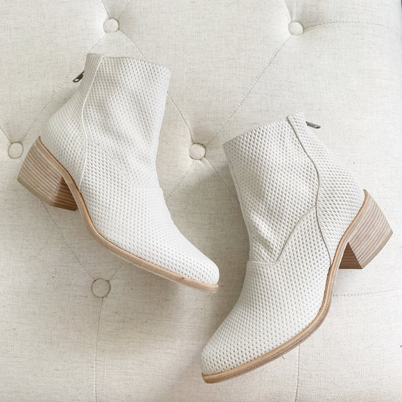 LD Tuttle The Door Perforated Ankle Boots 38