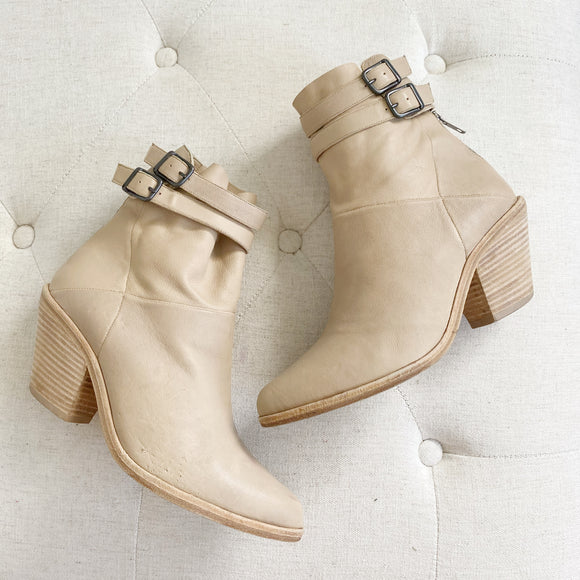 LD Tuttle The Glove Booties 38