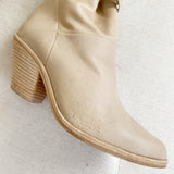LD Tuttle The Glove Booties 38