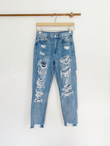American Eagle Distressed MOM Jeans size 0 Reg