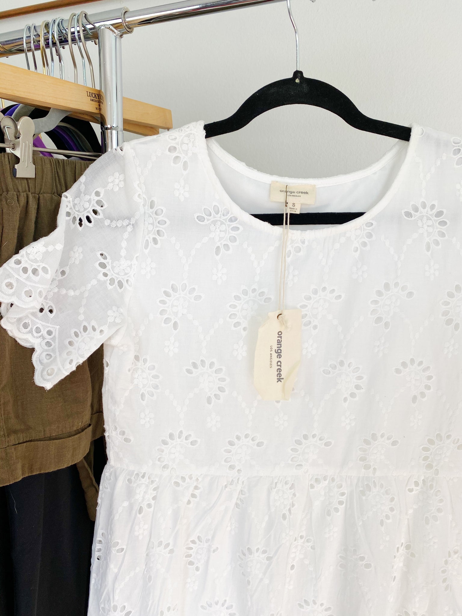 Boutique Orange Creek Eyelet White Dress NWT Small – Fashion Trade Bo-Tique Boutique Orange Creek Eyelet White Dress NWT Small – Fashion Trade Bo-Tique