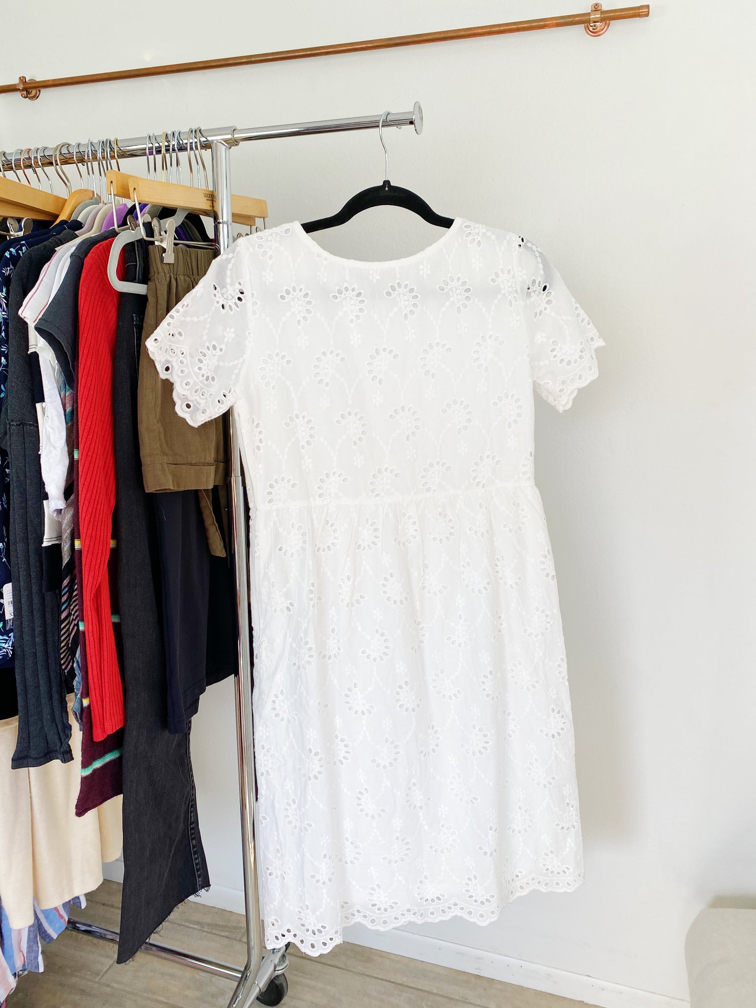 Boutique Orange Creek Eyelet White Dress NWT Small – Fashion Trade Bo-Tique Boutique Orange Creek Eyelet White Dress NWT Small – Fashion Trade Bo-Tique
