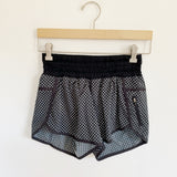 Lululemon Hotty Hot Shorts ll Long 4" Size 6