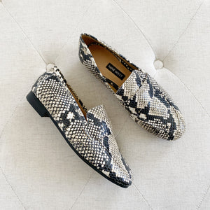 Nine West Snakeskin Flat Slip-on Loafers New 6.5