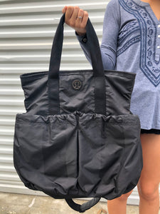 Lululemon flow as you go yoga/ diaper bag – Fashion Trade Bo-Tique