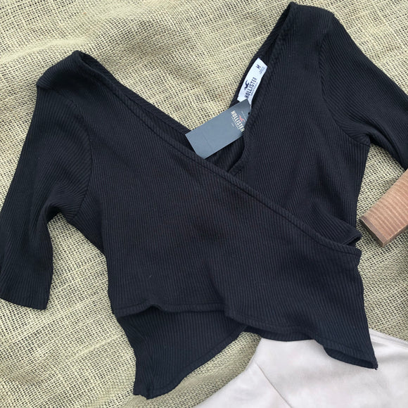 Hollister Crop - Medium