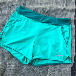 Nike Shorts M/L