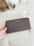 Michael Kors Jet Set Large Travel Wallet NWT