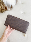 Michael Kors Jet Set Large Travel Wallet NWT